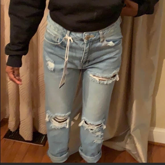 Ripped Boyfriend jeans (Forever 21) - Picture 10 of 10